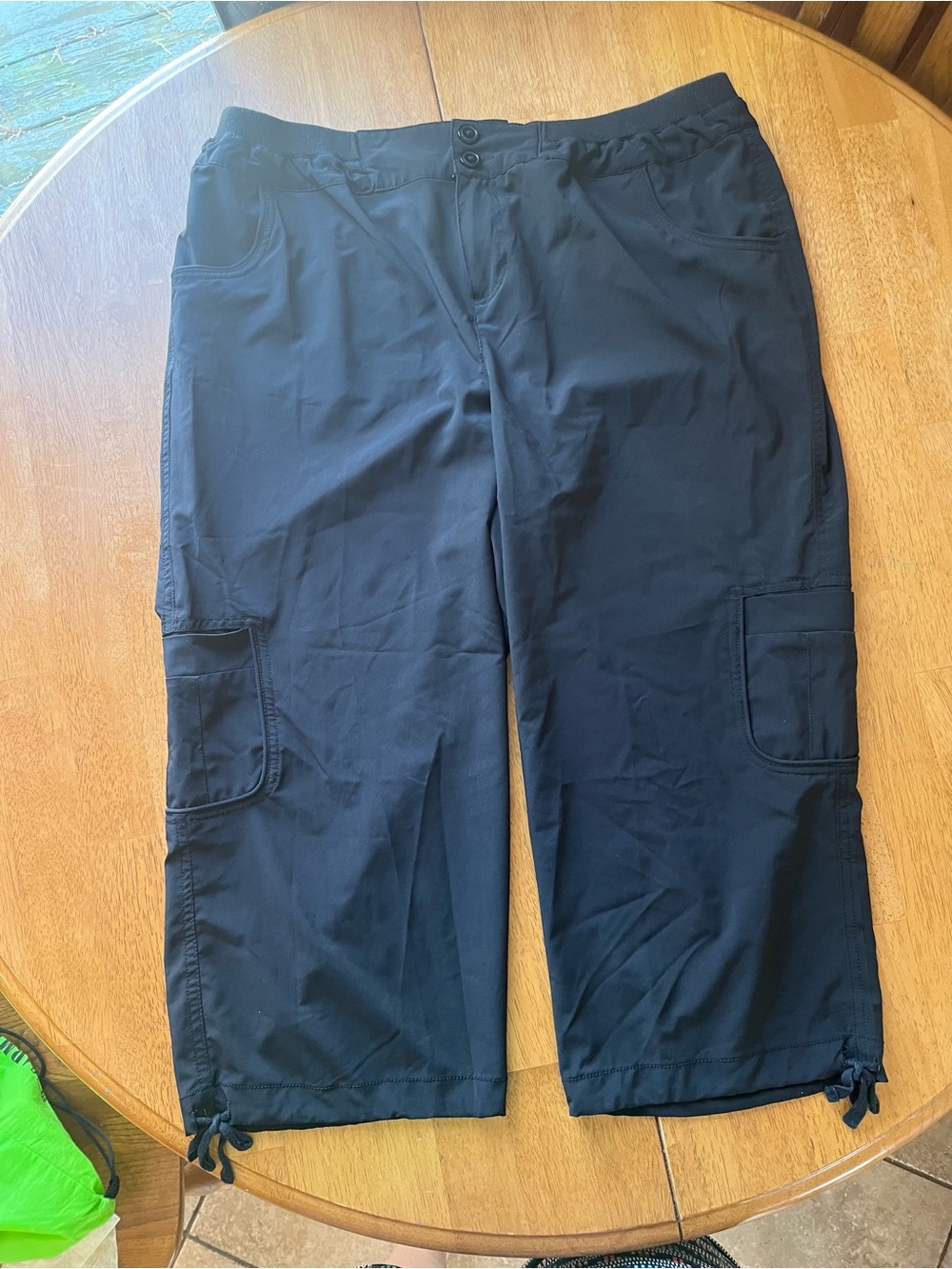 Style & Co. Black Women's with lightweight cropped cargo pants